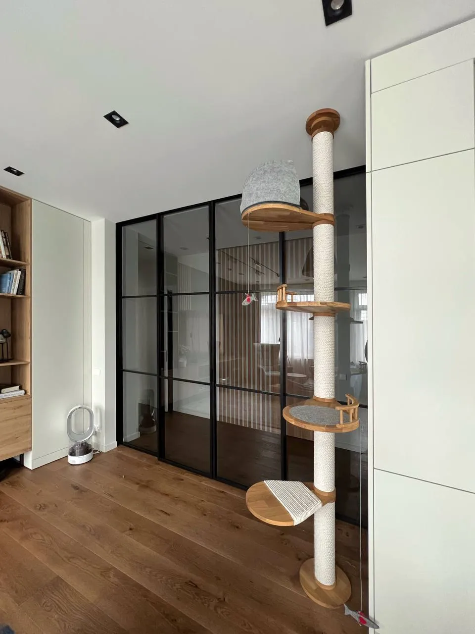 Раздвижная стеклянная перегородка Gintereo. Купить, заказать межкомнатные лофт перегородки для зонирования гостиной 