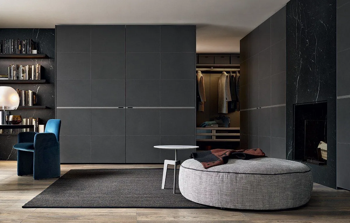 Беспрофильные кожаные двери для шкафа-купе LEATHER-01 от Gintereo. Заказать и купить дверь из кожи для шкафа-купе в Москве