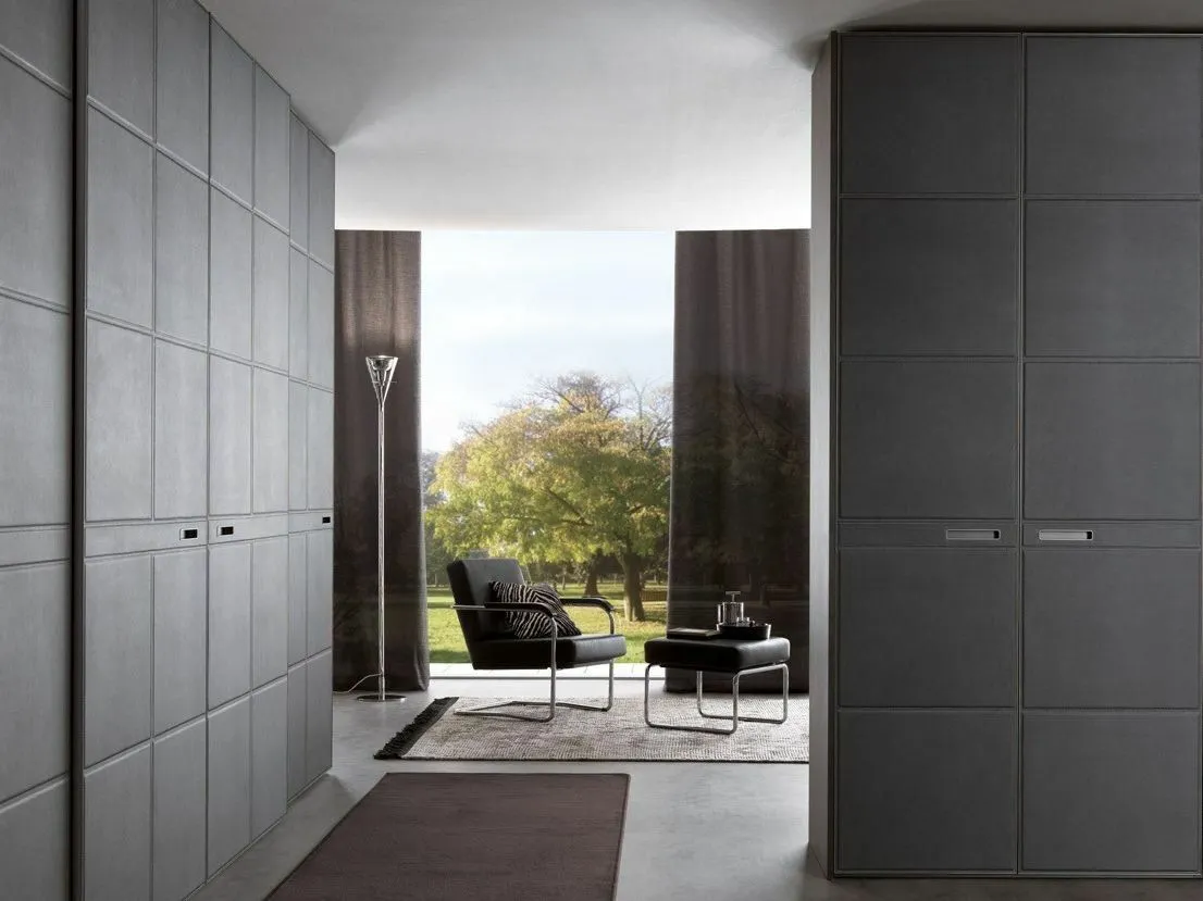 Беспрофильная кожаная дверь для шкафа-купе LEATHER-03 от Gintereo. Заказать и купить дверь из кожи для шкафа-купе в Москве