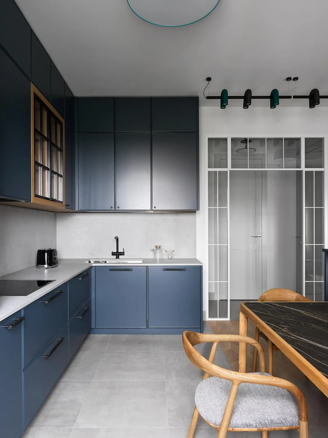 Мекжомнатная стационарная перегородка Gintereo между кухней в интерьере. Купить перегородку для зонирования кухни под заказ 