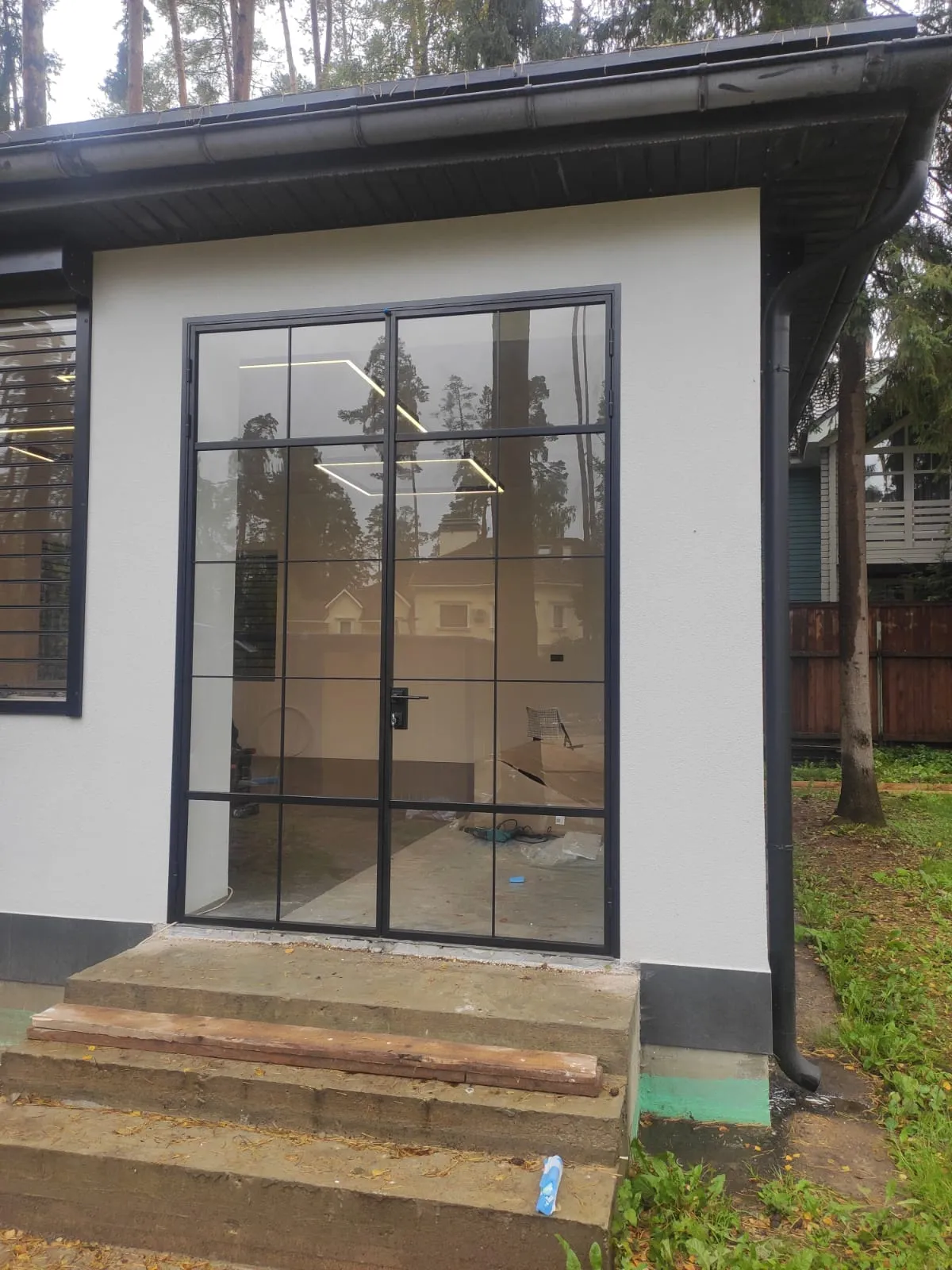 Двустворчатые раздвижные прозрачные двери Gintereo. Купить стеклянные межкомнатные двери под заказ в Москве, СПБ